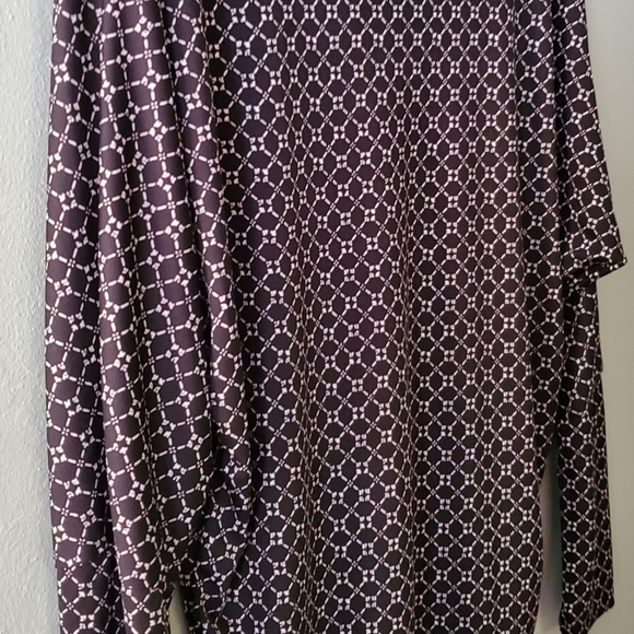 Graphic Print Blouse - Picture 6 of 6